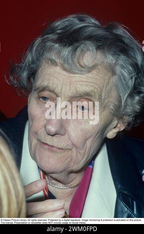 Astrid Lindgren. Schwedischer Autor von Kinderbüchern, Liedern und Romanen. Geboren am 14. november 1907 bis 28. januar 2002. International berühmt für die Bücher Pippi Langstrumpf, Emil von Lönneberga, Karlsson auf dem Dach und die sechs Bullerby-Kinder. 2017 wurde sie als die am 18. Übersetzte Autorin der Welt berechnet. Rund 167 Millionen ihrer Bücher wurden weltweit 2010 verkauft. 1990 *** Lokale Beschriftung *** Stockfoto