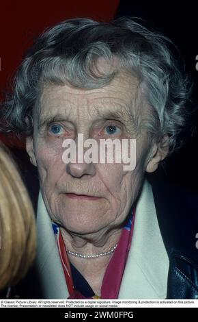 Astrid Lindgren. Schwedischer Autor von Kinderbüchern, Liedern und Romanen. Geboren am 14. november 1907 bis 28. januar 2002. International berühmt für die Bücher Pippi Langstrumpf, Emil von Lönneberga, Karlsson auf dem Dach und die sechs Bullerby-Kinder. 2017 wurde sie als die am 18. Übersetzte Autorin der Welt berechnet. Rund 167 Millionen ihrer Bücher wurden weltweit 2010 verkauft. 1990 *** Lokale Beschriftung *** Stockfoto