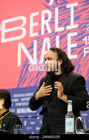 Min Bahadur Bham Regisseur, Drehbuchautor, Produzent bei der Pressekonferenz zur Premiere des nepalesischen Films Shambala bei den 74. Internationale Filmfestspiele Berlin, Berlinale. Shambala PK *** Min Bahadur Bham Regisseur, Drehbuchautor, Produzent bei der Pressekonferenz zur Premiere des nepalesischen Films Shambala auf den 74. Internationalen Filmfestspielen Berlin, Berlinale Shambala PK Stockfoto