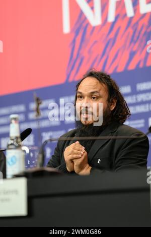 Min Bahadur Bham Regisseur, Drehbuchautor, Produzent bei der Pressekonferenz zur Premiere des nepalesischen Films Shambala bei den 74. Internationale Filmfestspiele Berlin, Berlinale. Shambala PK *** Min Bahadur Bham Regisseur, Drehbuchautor, Produzent bei der Pressekonferenz zur Premiere des nepalesischen Films Shambala auf den 74. Internationalen Filmfestspielen Berlin, Berlinale Shambala PK Stockfoto