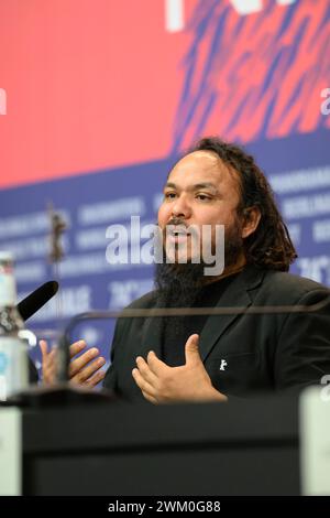 Min Bahadur Bham Regisseur, Drehbuchautor, Produzent bei der Pressekonferenz zur Premiere des nepalesischen Films Shambala bei den 74. Internationale Filmfestspiele Berlin, Berlinale. Shambala PK *** Min Bahadur Bham Regisseur, Drehbuchautor, Produzent bei der Pressekonferenz zur Premiere des nepalesischen Films Shambala auf den 74. Internationalen Filmfestspielen Berlin, Berlinale Shambala PK Stockfoto