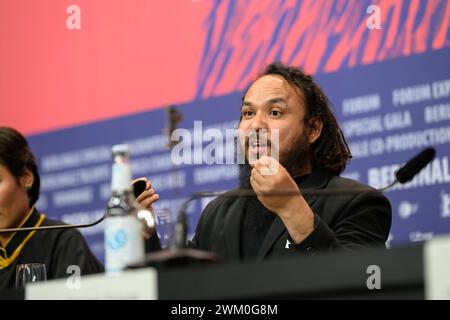 Min Bahadur Bham Regisseur, Drehbuchautor, Produzent bei der Pressekonferenz zur Premiere des nepalesischen Films Shambala bei den 74. Internationale Filmfestspiele Berlin, Berlinale. Shambala PK *** Min Bahadur Bham Regisseur, Drehbuchautor, Produzent bei der Pressekonferenz zur Premiere des nepalesischen Films Shambala auf den 74. Internationalen Filmfestspielen Berlin, Berlinale Shambala PK Stockfoto