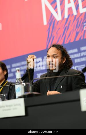 Min Bahadur Bham Regisseur, Drehbuchautor, Produzent bei der Pressekonferenz zur Premiere des nepalesischen Films Shambala bei den 74. Internationale Filmfestspiele Berlin, Berlinale. Shambala PK *** Min Bahadur Bham Regisseur, Drehbuchautor, Produzent bei der Pressekonferenz zur Premiere des nepalesischen Films Shambala auf den 74. Internationalen Filmfestspielen Berlin, Berlinale Shambala PK Stockfoto