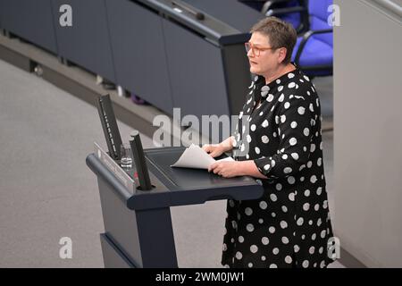 Berlin, Deutschland 23. Februar 2024: 155. Sitzung des Deutschen Bundestages im Bild: Leni Breymaier SPD *** Berlin, Deutschland 23. Februar 2024 155. Sitzung des Deutschen Bundestages Bild Leni Breymaier SPD Copyright: XFotostandx/xReuhlx Stockfoto