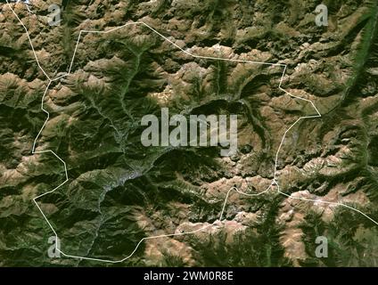 Farb-Satellitenbild von Andorra zwischen Frankreich und Spanien in den Pyrenäen. Stockfoto