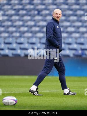 Der englische Cheftrainer Steve Borthwick während des Mannschaftslaufs im Scottish Gas Murrayfield Stadium in Edinburgh. Bilddatum: Freitag, 23. Februar 2024. Stockfoto