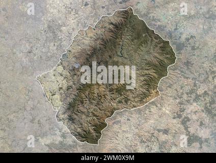 Farb-Satellitenbild von Lesotho, mit Rändern und Maske. Stockfoto
