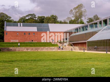 Außenansicht des Burrell Collection Museum and Art Gallery Building, im Pollok Park in Glasgow, Schottland, Großbritannien Stockfoto