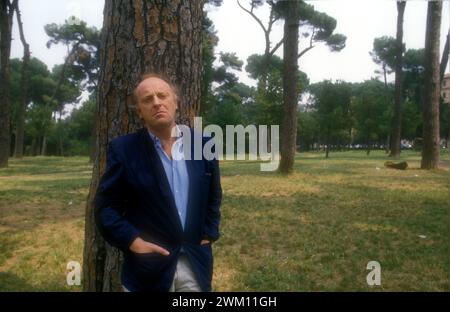 3825318 Joseph Brodsky; (add.info.: Rom, Villa Borghese, um 1985. Russisch-amerikanischer Dichter Joseph Brodsky / Roma, Villa Borghese, 1985 circa. IL poeta Josif Brodskij); © Marcello Mencarini. Alle Rechte vorbehalten 2024. Stockfoto