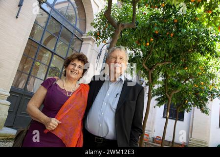 3826409 Amos Oz; (add.info.: Festival der Literaturen, Rom 2012. Der israelische Schriftsteller Amos Oz und seine Frau Nily Zuckerman / Festival Letterature, Roma 2012. Lo scrittore Amos Oz e sua moglie Nily Zuckerman); © Marcello Mencarini. Alle Rechte vorbehalten 2024. Stockfoto