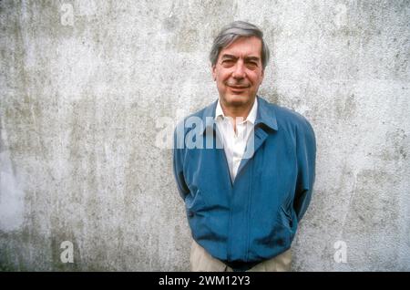 3826983 Mario Vargas Llosa; (add.info.: Lido Venedig, Filmfestival Venedig 1994. Peruanischer Schriftsteller Mario Vargas Llosa, Jurymitglied Festival / Lido di Venezia, Mostra del Cinema di Venezia 1994. Lo scrittore peruviano Mario Vargas Llosa, membro della giuria della Mostra); © Marcello Mencarini. Alle Rechte vorbehalten 2024. Stockfoto