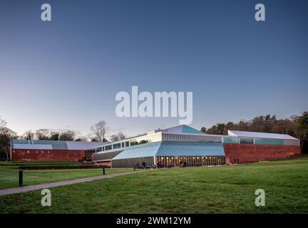 Außenansicht des Burrell Collection Museum and Art Gallery Building, im Pollok Park in Glasgow, Schottland, Großbritannien Stockfoto