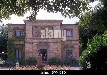 3827452 Wahnfried-Haus; (add.info.: Wahnfried-Haus, wo Richard Wagner in Bayreuth lebte / Villa Wahnfried, Taubenvisse Richard Wagner a Bayreuth); © Marcello Mencarini. Alle Rechte vorbehalten 2024. Stockfoto