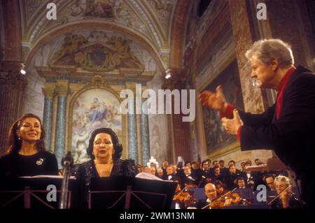 3827893 Monserrat Caballe; (add.info.: Rom, St. Mary of the Angels and rhe Martyrs Basilica, 1999. Die Sopranistin Montserrat Caballé und ihre Tochter Montserrat Martì spielen gemeinsam unter der Leitung des Chormeisters Paulo Colino/Rom, Basilica di Santa Maria degli angeli e dei martiri, 1999. IL Sopranistin Montserrat Caballè e sua figlia Montserrat Martì cantano insieme dirette dal maestro del coro Paolo Colino); © Marcello Mencarini. Alle Rechte vorbehalten 2024. Stockfoto