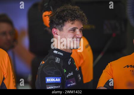 NORRIS Lando (gbr), McLaren F1 Team MCL38, Porträt während der Formel 1 Aramco Vorsaisontests 2024 der FIA Formel 1 Weltmeisterschaft 2024 vom 21. Bis 23. Februar 2024 auf dem Bahrain International Circuit in Sakhir, Bahrain Stockfoto