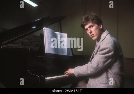 3829216 Alexander Lonquich; (add.info.: Rom, RAI Auditorium im Foro Italico, um 1982. Deutscher klassischer Pianist Alexander Lonquich / Roma, Auditorium RAI del Foro Italico, 1982 ca. IL pianista Alexander Lonquich); © Marcello Mencarini. Alle Rechte vorbehalten 2024. Stockfoto