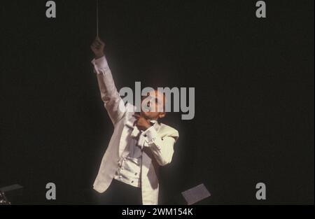 3829287 Lorin Maazel; (add.info.: amerikanischer Dirigent Lorin Maazel, ca. 1982) / Il direttore d’Orchestre Lorin Maazel mentre dirige (1982 circa)); © Marcello Mencarini. Alle Rechte vorbehalten 2024. Stockfoto