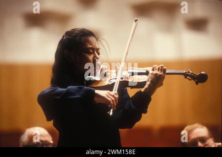 3829516 Midori Goto; (add.info.: japanischer Geiger Midori Goto, 1989 / La violinista giapponese Midori Goto, 1989); © Marcello Mencarini. Alle Rechte vorbehalten 2024. Stockfoto