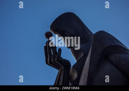 3833135 Nostradamus; (add.info.: Nostradamus / Michel de Nostredame - Arzt und Astrologe, Statue in Place des anciennes Halles, Salon-de-Provence (Frankreich), vor dem Haus, in dem er von 1547 bis 1566 lebte, heute Museum); © Marcello Mencarini. Alle Rechte vorbehalten 2024. Stockfoto