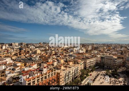 Valencia, 16. Februar 2024: Blick über die Stadt vom Gipfel der Iglesia de Santa Catalina Stockfoto