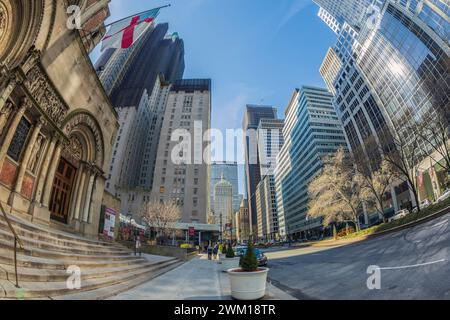 NEW YORK, USA-MÄRZ 7,2020: Außenansicht der St. Bartholomew's Church. Die im Januar 1835 gegründete Episkopal Parish befindet sich in der Park Avenue Midtown Manhattan. Eccles Stockfoto