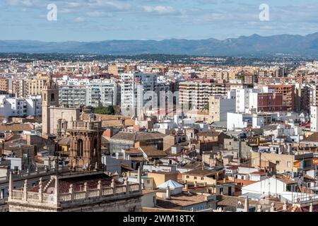 Valencia, 16. Februar 2024: Blick über die Stadt vom Gipfel der Iglesia de Santa Catalina Stockfoto