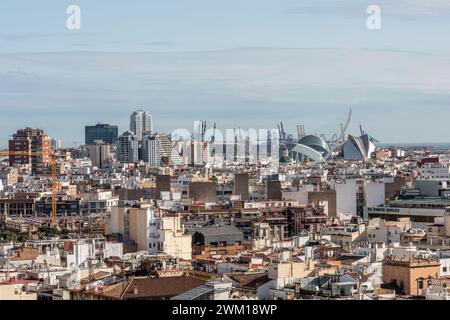 Valencia, 16. Februar 2024: Blick über die Stadt vom Gipfel der Iglesia de Santa Catalina Stockfoto