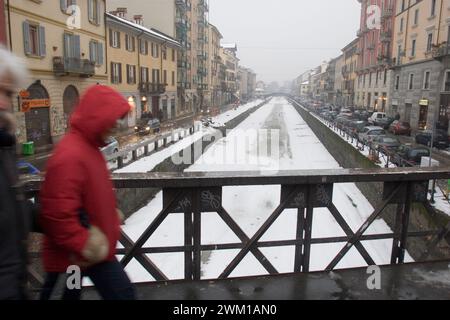 4066179 Mailand, Januar 2006. Naviglio Grande Kanal nach einem Schneefall; (add.info.: Schnee in Mailand Mailand, Gennaio 2006. IL Naviglio grande dopo una nevicata); © Marcello Mencarini. Alle Rechte vorbehalten 2024. Stockfoto