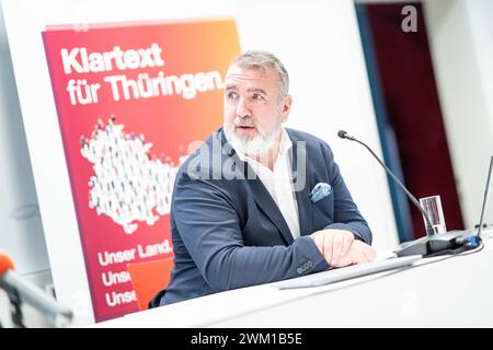 Pressekonferenz des BSW Bündnis Sahra Wagenknecht - Vernunft und Gerechtigkeit in Erfurt Gründung Landesverband Thüringen Sahra Wagenknecht, Gruppenvorsitzende und Co-ParteivorsitzendePressekonferenz des BSW Bündnis Sahra Wagenknecht - Vernunft und Gerechtigkeit in Erfurt Gründung Landesverband Thüringen Sahra Wagenknecht, Gruppenvorsitzende und Co-Parteivorsitzende, Erfurt Thüringen Deutschland Arena Erfurt *** Pressekonferenz der BSW Allianz Sahra Wagenknecht Vernunft und Gerechtigkeit in Erfurt Stiftung des Thüringer Landesverbandes Sahra Wagenknecht, Gruppenvorsitzende und Co-Party CH Stockfoto