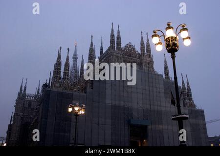 4066480 Mailänder Kathedrale in Restaurierung, Januar 2006; (add.info.: Schnee in Mailand Il Duomo di Milano in Restauro, gennaio 2006); © Marcello Mencarini. Alle Rechte vorbehalten 2024. Stockfoto