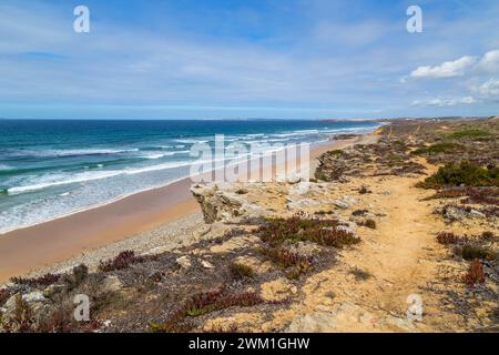 Landschaft der Küste von Sao Torpes in Alentejo, Portugal Stockfoto