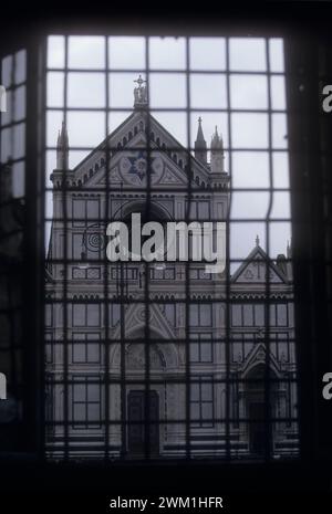 4069215 Florenz, Blick auf die Kirche Santa Croce vom Palazzo Lenzoni, anwesend von dem Dichter Giacomo Leopardi (Foto); (add.info.: Florenz; Firenze, Italien; Italia, Leben von Giacomo Leopardi / Vita di Giacomo Leopardi Firenze, chiesa di Santa Croce vista da Palazzo Lenzoni, molto frequentato dal poeta Giacomo Leopardi); © Marcello Mencarini. Alle Rechte vorbehalten 2024. Stockfoto