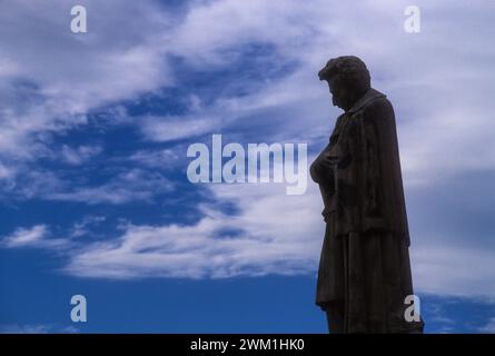 4069234 Recanati, Denkmal für Giacomo Leopardi von Giorgio Panichi auf dem zentralen Platz (Foto); (add.info.: Recanati, Italien; Italia, Leben des Giacomo Leopardi / Vita di Giacomo Leopardi Recanati, monumento a Giacomo Leopardi di Giorgio Panichi nella piazza centrale); © Marcello Mencarini. Alle Rechte vorbehalten 2024. Stockfoto