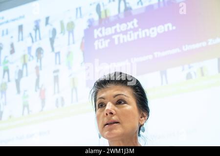 Pressekonferenz des BSW Bündnis Sahra Wagenknecht - Vernunft und Gerechtigkeit in Erfurt Gründung Landesverband Thüringen Sahra Wagenknecht, Gruppenvorsitzende und Co-ParteivorsitzendePressekonferenz des BSW Bündnis Sahra Wagenknecht - Vernunft und Gerechtigkeit in Erfurt Gründung Landesverband Thüringen Sahra Wagenknecht, Gruppenvorsitzende und Co-Parteivorsitzende, Erfurt Thüringen Deutschland Arena Erfurt *** Pressekonferenz der BSW Allianz Sahra Wagenknecht Vernunft und Gerechtigkeit in Erfurt Stiftung des Thüringer Landesverbandes Sahra Wagenknecht, Gruppenvorsitzende und Co-Party CH Stockfoto