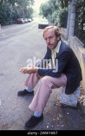 4070415 Venedig Lido, Venedig Filmfestival 1981. Deutscher Schauspieler Rüdiger Vogler, die Hauptrolle in „die bleierne Zeit“ von Margarethe von Trotta, Gewinnerin des Goldenen Löwen-Preises für den besten Film (Foto); (add.info.: Venedig Lido; Lido di Venezia, Italien; Italia, Lido di venezia, Mostra del Cinema di Venezia 1981. L'attore Rudiger Vogler, Interprete del Film 'die bleierne Zeit' di Margarethe von Trotta, vincitrice del Leone d'oro per il miglior Film); © Marcello Mencarini. Alle Rechte vorbehalten 2024. Stockfoto