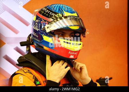 Sakhir, Bahrain. Februar 2024. Oscar Piastri (aus) McLaren. Formel-1-Test, Tag drei, Freitag, 23. Februar 2024. Sakhir, Bahrain. Quelle: James Moy/Alamy Live News Stockfoto