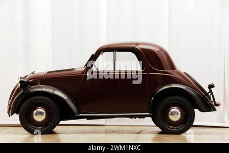 MME4698189 Fahrzeugmodell Fiat 500 Topolino, 1937; (add.info.: Fahrzeugmodell Fiat 500 Topolino, 1937); © Marcello Mencarini. Alle Rechte vorbehalten 2024. Stockfoto