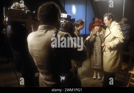 MME4703400 italienische Comedians Giulietta Masina und Marcello Mastroianni bei einer Pressekonferenz für Federico Fellinis Film „Ginger und Fred“, Rom, März 1985; (add.info.: italienische Comedians Giulietta Masina und Marcello Mastroianni bei einer Pressekonferenz für Federico Fellinis Film „Ginger und Fred“, Rom, März 1985); © Marcello Mencarini. Alle Rechte vorbehalten 2023. Stockfoto