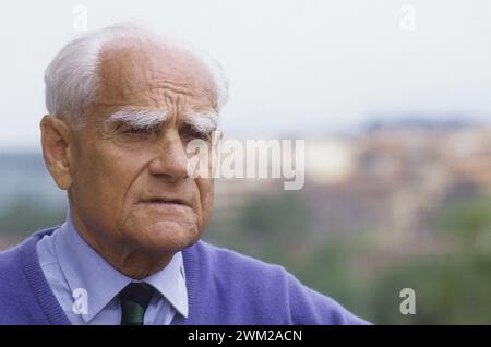 MME4810118 Rom, 1984 italienischer Schriftsteller Alberto Moravia/Roma, 1984 Lo scrittore Alberto Moravia -; (add.info.: Rom, 1984 italienischer Schriftsteller Alberto Moravia/Roma, 1984 Lo scrittore Alberto Moravia -); © Marcello Mencarini. Alle Rechte vorbehalten 2024. Stockfoto