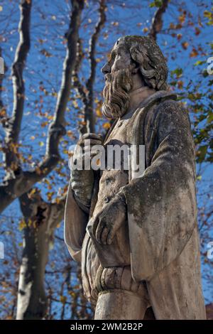 MME4813486 Darstellung von Nostradamus, Michel de Notre Dame (1503-1566) französischer Astrologe und Doktor auf dem Place du General de Gaulle im Salon de Provence; (add.info.: Darstellung von Nostradamus, Michel de Notre Dame (1503-1566) französischer Astrologe und Doktor auf dem Place du General de Gaulle im Salon de Provence); © Marcello Mencarini. Alle Rechte vorbehalten 2024. Stockfoto