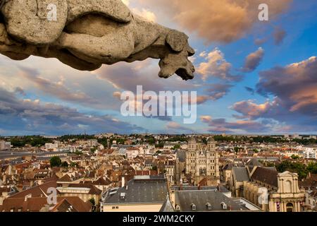 Kirche Saint-Michel, La NEF, Tour Phillippe Le Bon, Dijon, C™te d«OR, Region Burgund, Bourgogne, Frankreich, Europa Stockfoto