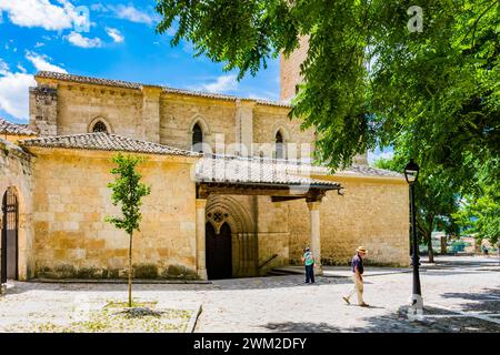 Hurch von Santa María de la Peña. 13. Jahrhundert. Prado de Santa María, ummauerte Anlage der Burg Piedra Bermeja. Brihuega, La Alcarria, Guadalajara Stockfoto