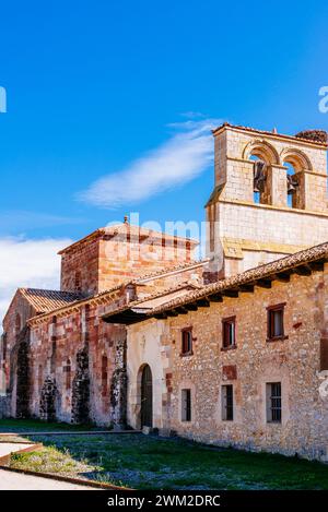 Ehemaliges Benediktinerkloster Santa María la Real de Mave. Santa María de Mave, Aguilar de Campoo, Palencia, Castilla y León, Spanien, Europa Stockfoto