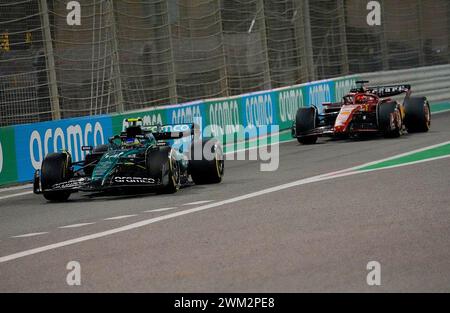 Sakhir, Bahrain. Februar 2024. 23. Februar 2024, Bahrain International Circuit, Sakhir, Formel-1-Testfahrten in Bahrain 2023, im Bild Fernando Alonso (ESP), Aston Martin Aramco Cognizant Formel-1-Team, Charles Leclerc (MCO), Scuderia Ferrari Credit: dpa/Alamy Live News Stockfoto