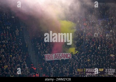 Roma, Italien. Februar 2024. Roma's Supporters beim UEFA Europa League-Spiel Roma vs Feyenoord, 22. februar 2024 (Foto: AllShotLive/SIPA USA) Credit: SIPA USA/Alamy Live News Stockfoto