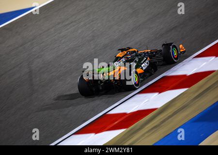 Sakhir, Bahrain. Februar 2024. 81 PIASTRI Oscar (aus), McLaren F1 Team MCL38, Action während der Formel 1 Aramco Vorsaisontests 2024 der FIA Formel 1 Weltmeisterschaft 2024 vom 21. Bis 23. Februar 2024 auf dem Bahrain International Circuit in Sakhir, Bahrain – Foto Eric Alonso/DPPI F1 Vorsaisontests in Bahrain auf dem Bahrain International Circuit am 22. Februar 2024 in Sakhir, Bahrain. (Foto von HOCH ZWEI) Credit: dpa/Alamy Live News Stockfoto