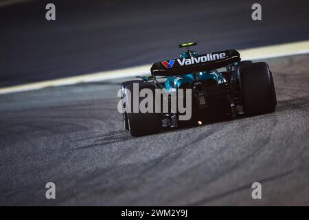 Sakhir, Bahrain. Februar 2024. 14 ALONSO Fernando (Spa), Aston Martin F1 Team AMR24, Action während der Formel 1 Aramco Vorsaisontests 2024 der FIA Formel 1 Weltmeisterschaft 2024 vom 21. Bis 23. Februar 2024 auf dem Bahrain International Circuit in Sakhir, Bahrain – Foto Eric Alonso/DPPI F1 Vorsaisontests in Bahrain auf dem Bahrain International Circuit am 22. Februar 2024 in Sakhir, Bahrain. (Foto von HOCH ZWEI) Credit: dpa/Alamy Live News Stockfoto