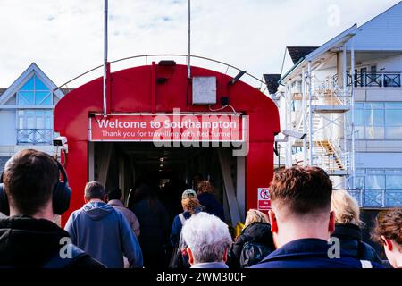 Red Funnel Terminal Fähren. Southampton, Hampshire, England, Vereinigtes Königreich, Europa Stockfoto