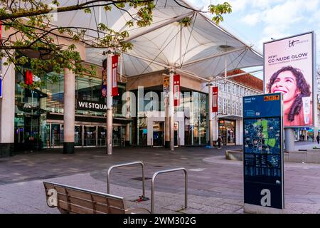 Über der Bar Street und dem Eingang zum WestQuay Shopping Centre. Southampton, Hampshire, England, Vereinigtes Königreich, Vereinigtes Königreich, Europa Stockfoto