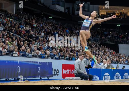 Berlin, Deutschland. Februar 2024. Leichtathletik: Istaf Indoor, Weitsprung Frauen, Mercedes-Benz Arena. Nikola Horowska aus Polen in Aktion. Darlegung: Andreas Gora/dpa/Alamy Live News Stockfoto